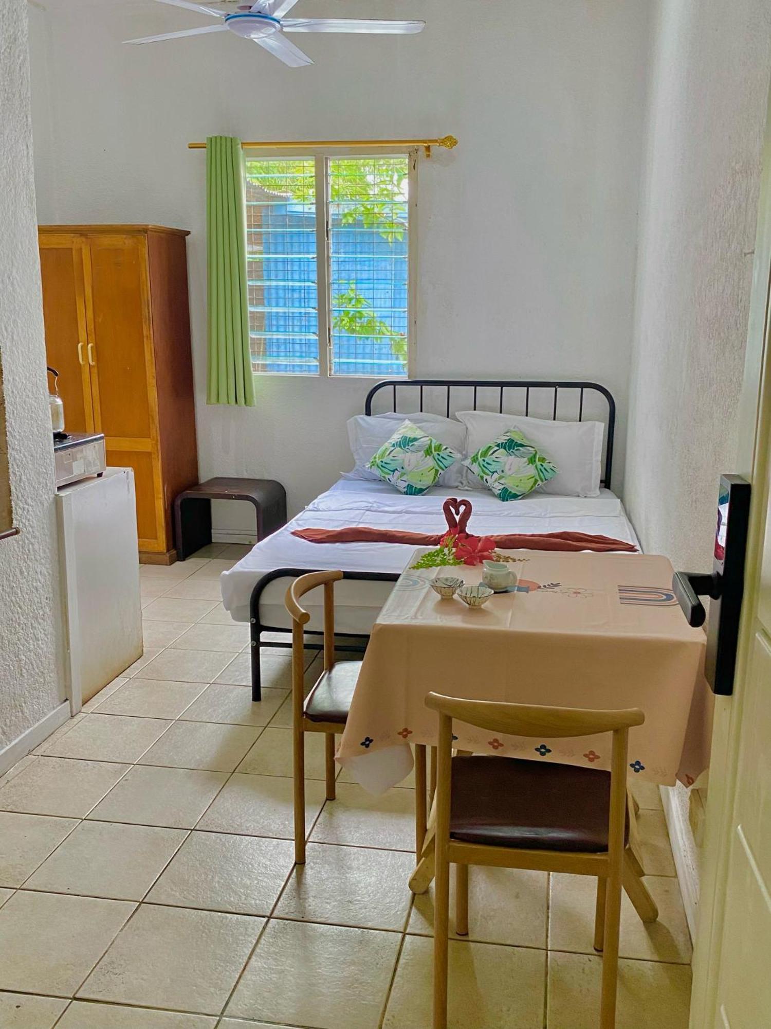 Room With A View & Apartment Style พอร์ตวิลา ภายนอก รูปภาพ